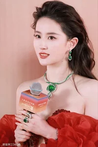 Liu Yifei Captivates Fans Once Again with Timeless Grace and Style - image 5