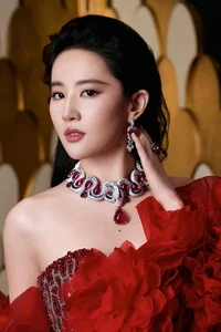 Liu Yifei Captivates Fans Once Again with Timeless Grace and Style - image 0