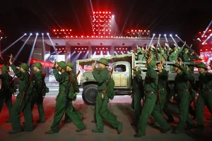 Artistic Grandeur: Hundreds of Artists Prepare for 'Echoes of Victory' TV Broadcast - image 4