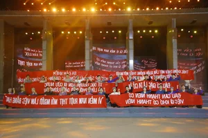 Artistic Grandeur: Hundreds of Artists Prepare for 'Echoes of Victory' TV Broadcast - image 8