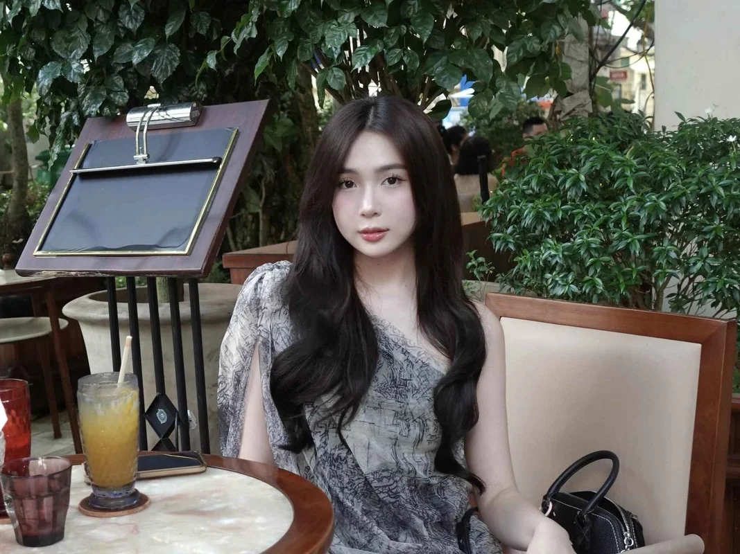 Do Mixi Plays Matchmaker for Famous 10X Female Streamer