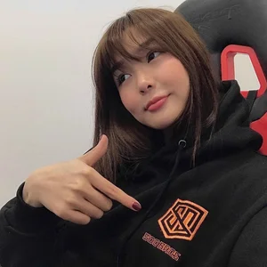 Do Mixi Plays Matchmaker for Famous 10X Female Streamer - image 4