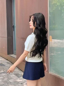 DJ Mie Captivates Fans with Elegant and Chic Autumn Fashion Style - image 3