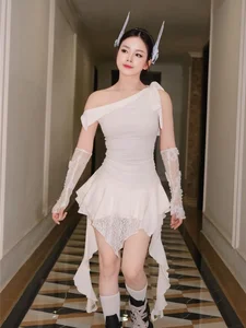 DJ Mie Captivates Fans with Elegant and Chic Autumn Fashion Style - image 4