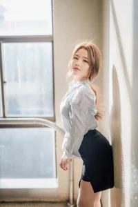 Stunning Gallery: The Captivating Beauty of Korean Model So Hee - image 7