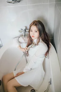 Stunning Gallery: The Captivating Beauty of Korean Model So Hee - image 8