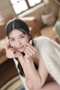 Exploring the Career and Elegant Style of Japanese Model Honjo Suzu - image 47