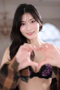 Exploring the Career and Elegant Style of Japanese Model Honjo Suzu - image 46