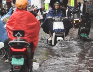 Visual Impact: Typhoon Wipha Makes Landfall in Southern China Regions - image 6