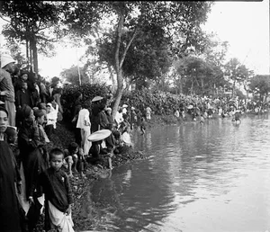 Historic Duck Racing at Hoan Kiem Lake Hanoi (1905-1906) - image 1