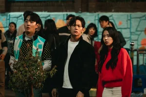 Jisoo of BLACKPINK Shines in First Stills for Highly Anticipated New Film Project - image 4
