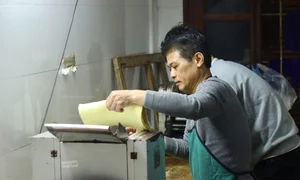 Authentic Chinese Wonton Noodles in Hanoi: Discover the 10-Year-Old Phung Gia Handmade Noodle Shop - image 9