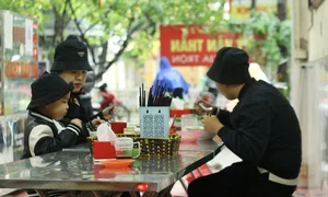 Authentic Chinese Wonton Noodles in Hanoi: Discover the 10-Year-Old Phung Gia Handmade Noodle Shop - image 11