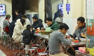 Authentic Chinese Wonton Noodles in Hanoi: Discover the 10-Year-Old Phung Gia Handmade Noodle Shop - image 5