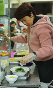 Authentic Chinese Wonton Noodles in Hanoi: Discover the 10-Year-Old Phung Gia Handmade Noodle Shop - image 4