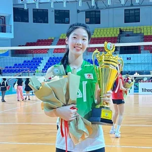 Rising Star: The Stunning 17-Year-Old Beauty of Vietnamese Volleyball - image 0