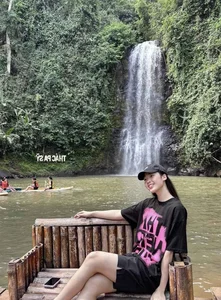 Rising Star: The Stunning 17-Year-Old Beauty of Vietnamese Volleyball - image 2