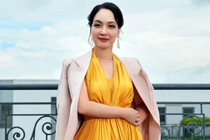 Timeless Beauty of Hanoi’s Youngest People’s Artist and Her 30-Year Love Story - image 0