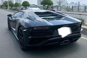 The $1.8 Million Lamborghini Aventador S: A Rare Sight in Ho Chi Minh City - image 3