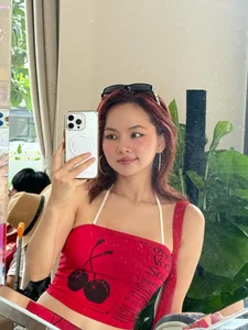 Ngo Lan Huong Sets Social Media Ablaze with Stunning Beach Bikini Photos - image 2