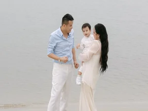 Singer Ho Quynh Huong Enjoys a Relaxing Beach Getaway with Family - image 1