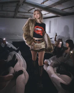 Le Sserafim Showcases Stunning Visuals and Modeling Skills - image 11