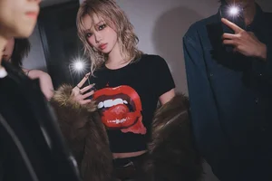 Le Sserafim Showcases Stunning Visuals and Modeling Skills - image 3