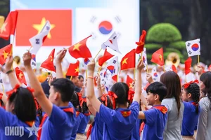 General Secretary and President To Lam Hosts Official Welcome Ceremony for South Korean President - image 1