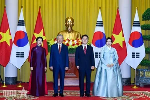 General Secretary and President To Lam Hosts Official Welcome Ceremony for South Korean President - image 4