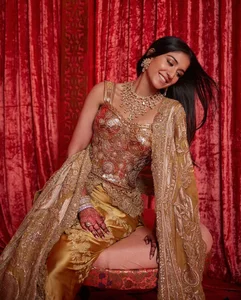 Radhika Merchant's Spectacular Bridal Fashion at the $600 Million Ambani Wedding - image 2