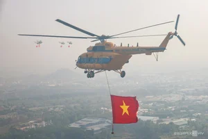 Spectacular Helicopter Flag-Carrying Rehearsals Over Dong Nai and Ho Chi Minh City - image 11