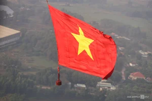 Spectacular Helicopter Flag-Carrying Rehearsals Over Dong Nai and Ho Chi Minh City - image 10
