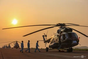 Spectacular Helicopter Flag-Carrying Rehearsals Over Dong Nai and Ho Chi Minh City - image 7