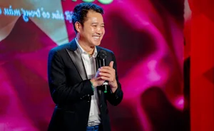 Legendary Vietnamese Footballer Nguyen Hong Son Launches Memoir - image 0