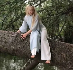 The Hilarious Mishaps of Tet Ao Dai Photoshoots in Vietnam - image 8