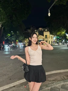 Miss Vietnam Do Thi Ha Turns Heads in Stunning Ultra-Short Dress - image 1