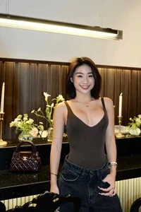 Louis Pham's Style Evolution: From 'Flat is Chic' to Curvy Confidence - image 3