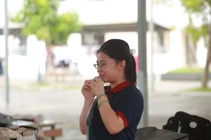 Hanoi Students Show Confidence Ahead of Competitive 10th-Grade Entrance Exams - image 11