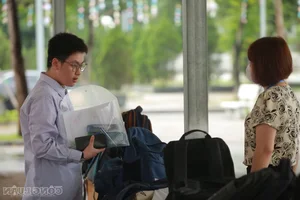 Hanoi Students Show Confidence Ahead of Competitive 10th-Grade Entrance Exams - image 15