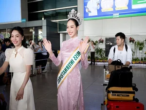 Miss International Thanh Thuy Stuns Fans During Her Grand Homecoming to Vietnam - image 2