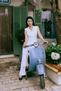 Inspiring Legacy: Famous Beauty Queen and Ho Chi Minh City Theater Leader - image 0