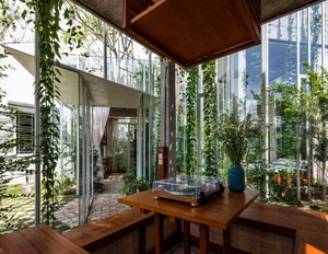 Top 10 Beautiful Houses in Hue Blending Tradition, Modernity, and Peaceful Nature - image 16