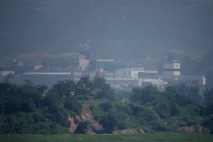 Unveiling Daily Life in North Korea: A Rare Glimpse from Across the Border - image 9