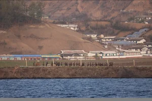Unveiling Daily Life in North Korea: A Rare Glimpse from Across the Border - image 3