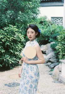 Elegant Portraiture and Artistic Photography Featuring Xiao Wei Xiao Wei in YiTuYu Vol.9882 - image 4
