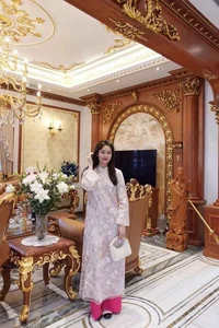 Volleyball Star Tran Viet Huong Enjoys a Well-Deserved Vacation - image 10