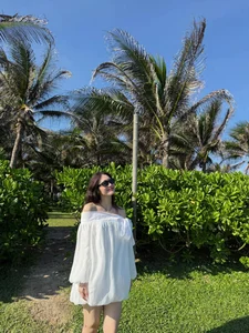 Volleyball Star Tran Viet Huong Enjoys a Well-Deserved Vacation - image 7