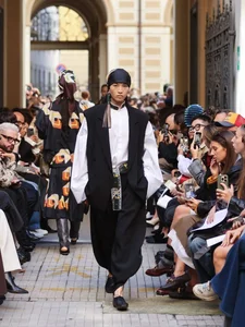 Huynh Tu Anh Makes History as First Vietnamese Model for Chanel - image 3