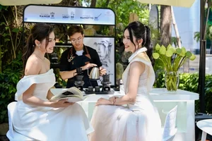 Vietnamese Celebrities Explore the Ultimate Premium Coffee Experience and Aesthetic Spaces - image 3