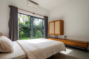 Innovative Heat-Resistant House with Wide Spreading Roof in Dong Nai - image 3